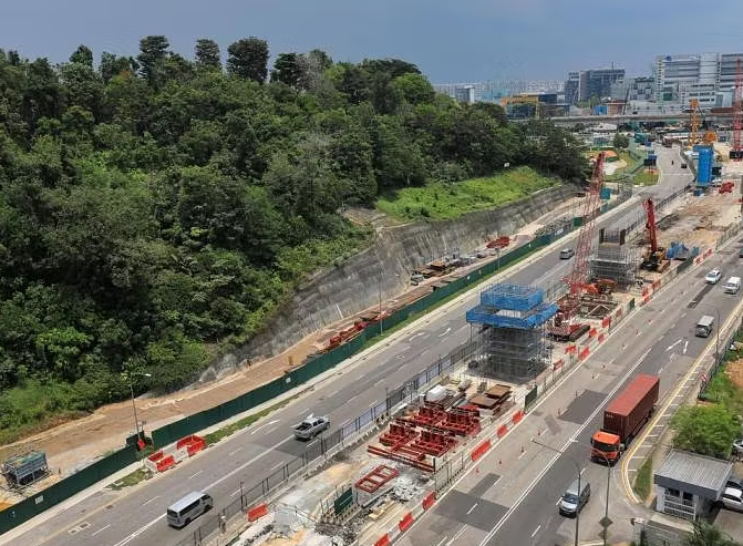 新加坡：地铁建设影响，裕廊山植被大规模移除